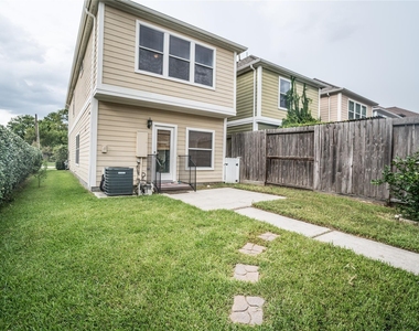 548 W 27th Street - Photo Thumbnail 19