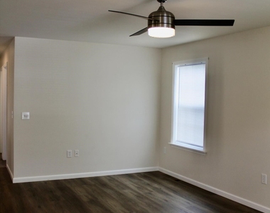 202 S Main - Photo Thumbnail 3