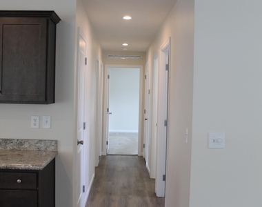 202 S Main - Photo Thumbnail 4