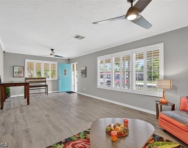 1420 Maravilla Avenue - Photo Thumbnail 12