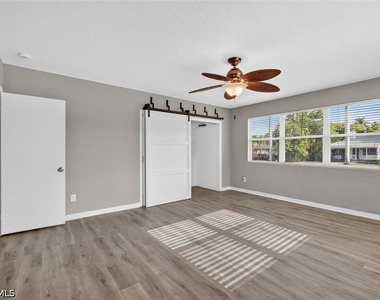 1420 Maravilla Avenue - Photo Thumbnail 25