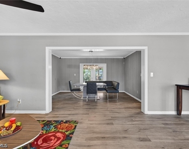 1420 Maravilla Avenue - Photo Thumbnail 34