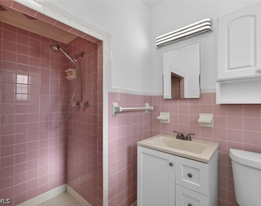 1420 Maravilla Avenue - Photo Thumbnail 31