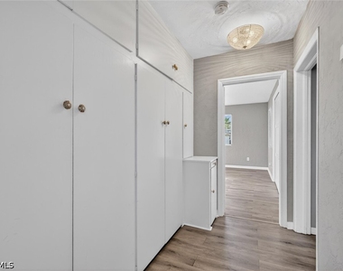 1420 Maravilla Avenue - Photo Thumbnail 23