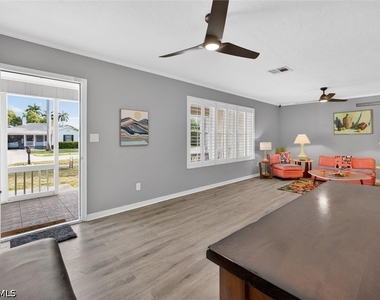 1420 Maravilla Avenue - Photo Thumbnail 11