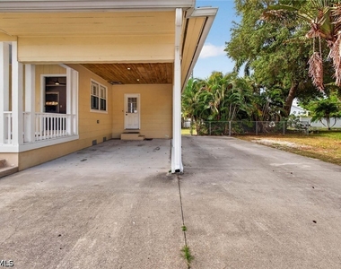 1420 Maravilla Avenue - Photo Thumbnail 5
