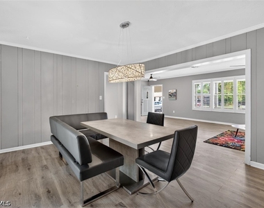 1420 Maravilla Avenue - Photo Thumbnail 16