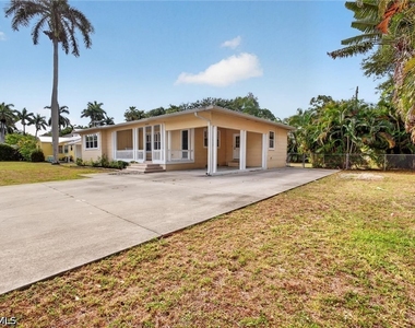 1420 Maravilla Avenue - Photo Thumbnail 2
