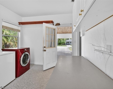 1420 Maravilla Avenue - Photo Thumbnail 39