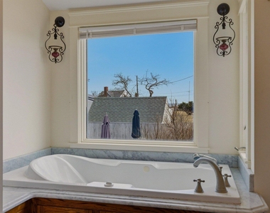 130 Harbor - Photo Thumbnail 35