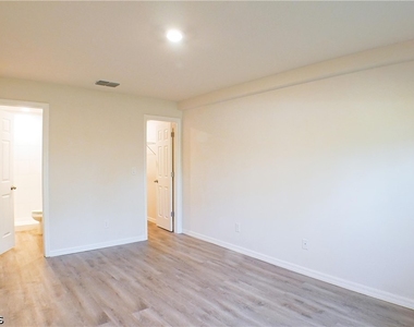 227 Rogers Street - Photo Thumbnail 13
