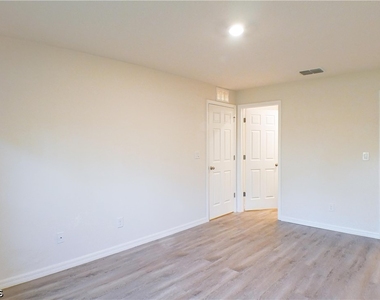 227 Rogers Street - Photo Thumbnail 12