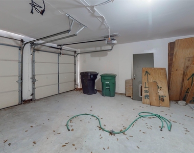 5338 Creekbend Drive - Photo Thumbnail 3