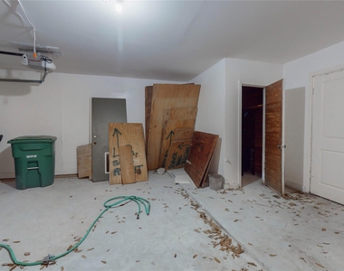 5338 Creekbend Drive - Photo Thumbnail 11