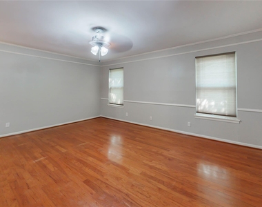 5338 Creekbend Drive - Photo Thumbnail 7