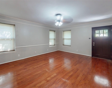 5338 Creekbend Drive - Photo Thumbnail 14