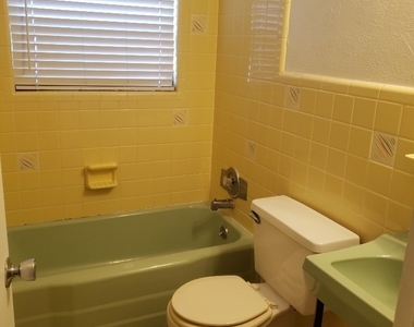4911 Coronado Parkway - Photo Thumbnail 10