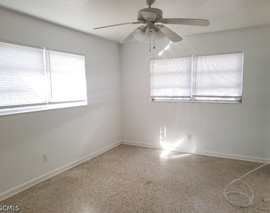 4911 Coronado Parkway - Photo Thumbnail 5