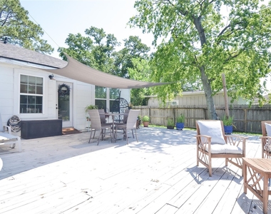 219 W 30th Street - Photo Thumbnail 23