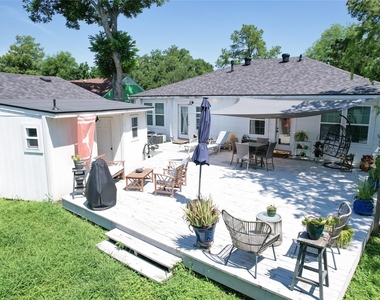 219 W 30th Street - Photo Thumbnail 24
