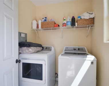 219 W 30th Street - Photo Thumbnail 17