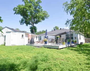 219 W 30th Street - Photo Thumbnail 25