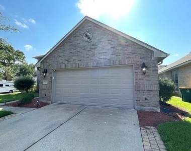 1422 Sweet Stone Court - Photo Thumbnail 10