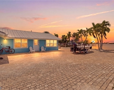 2669 Coco Plum Drive - Photo Thumbnail 3