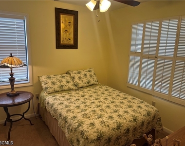 9261 Central Park Drive - Photo Thumbnail 4
