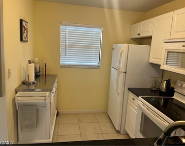 9261 Central Park Drive - Photo Thumbnail 3