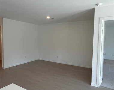 327 Parkin Court - Photo Thumbnail 6