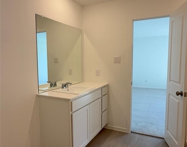 327 Parkin Court - Photo Thumbnail 14