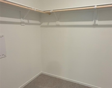 327 Parkin Court - Photo Thumbnail 17