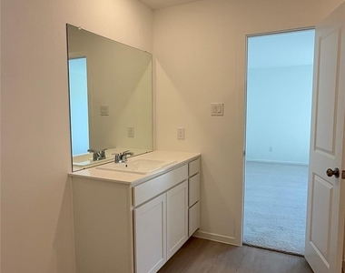 327 Parkin Court - Photo Thumbnail 15