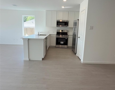 327 Parkin Court - Photo Thumbnail 4