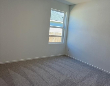 327 Parkin Court - Photo Thumbnail 20