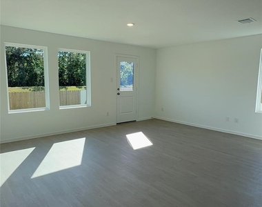 327 Parkin Court - Photo Thumbnail 8