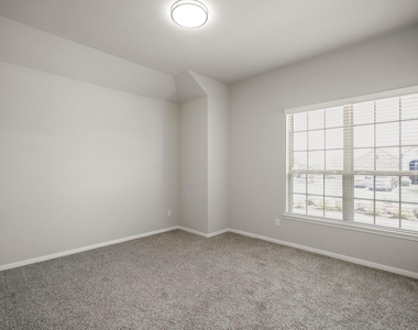 12197 Pearl Bay Court - Photo Thumbnail 5