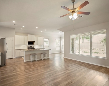 12197 Pearl Bay Court - Photo Thumbnail 16