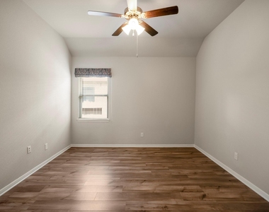 12197 Pearl Bay Court - Photo Thumbnail 15