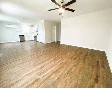 340 Road 5105 - Photo Thumbnail 4