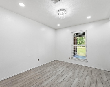 1727 Beckman Drive - Photo Thumbnail 10