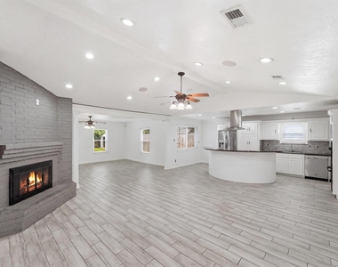 1727 Beckman Drive - Photo Thumbnail 6