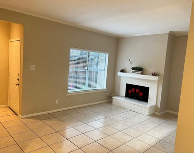 728 Bering Drive - Photo Thumbnail 3