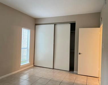 728 Bering Drive - Photo Thumbnail 15
