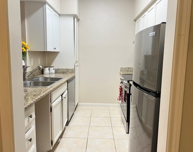 728 Bering Drive - Photo Thumbnail 8
