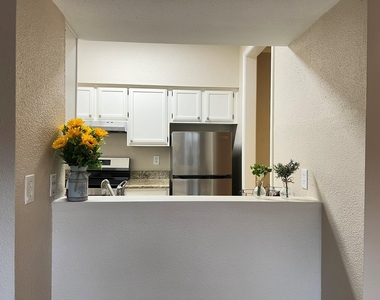 728 Bering Drive - Photo Thumbnail 5