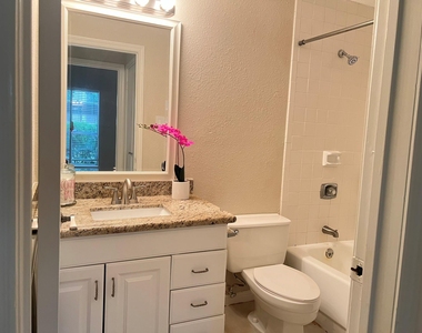 728 Bering Drive - Photo Thumbnail 12