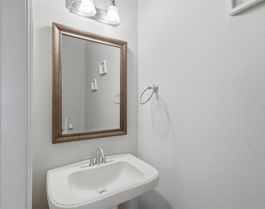 18800 N Bee Cave Springs Circle - Photo Thumbnail 15