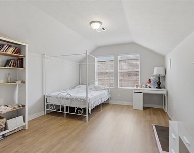 18800 N Bee Cave Springs Circle - Photo Thumbnail 32